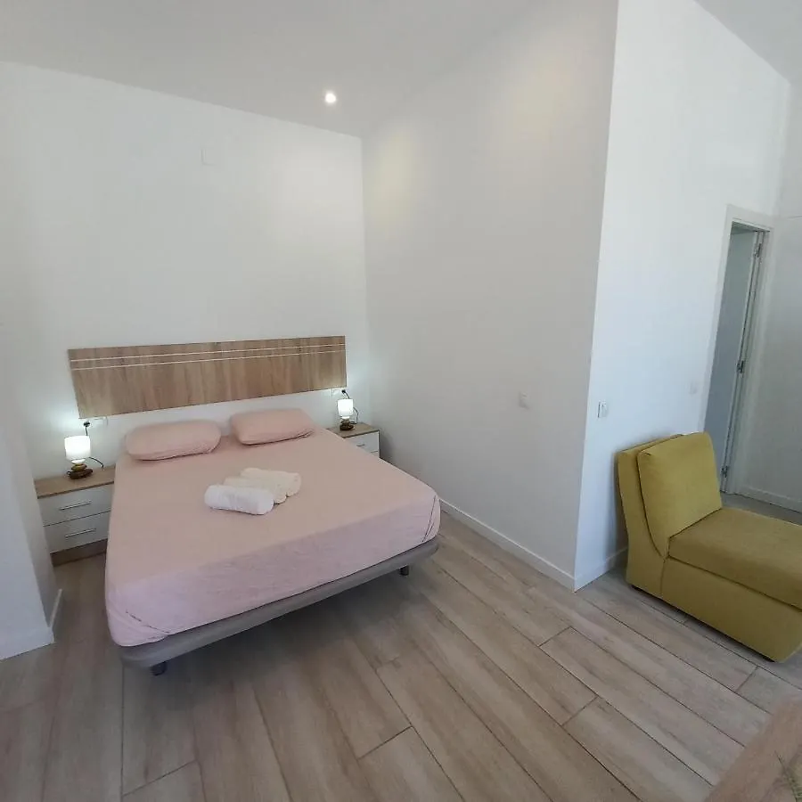 Malaga Velarde Center 3 Apartment 0*,